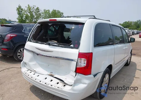 2016 Chrysler Town & Country Touring z USA, uszkodzony, nr VIN 2C4RC1BG6GR185637